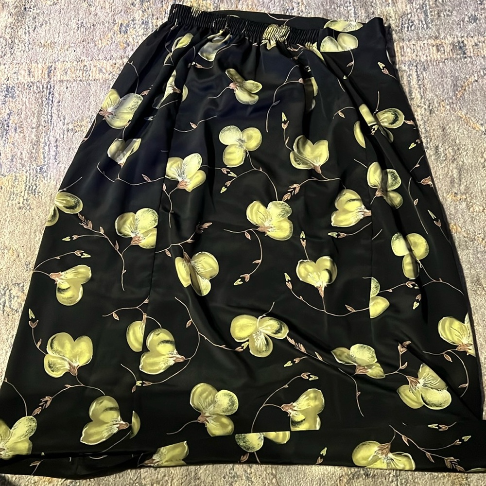 Maxi Skirt Black with Green Flowers Size M